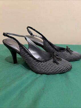 Naturalizer Black and White Striped Slingback Heels Boss Babe Gangster Noire